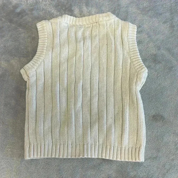 Kenneth Cole Reaction - 100% cotton knit vest. Size 18 months - Picture 3 of 3